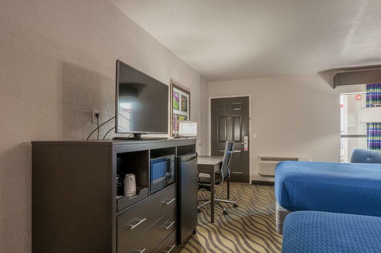 Stratford House Inn Едмонд Екстер'єр фото